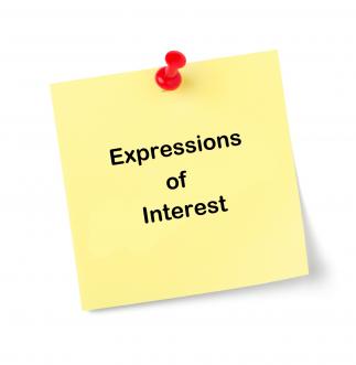 Post it note with the test 'expressions of interst'